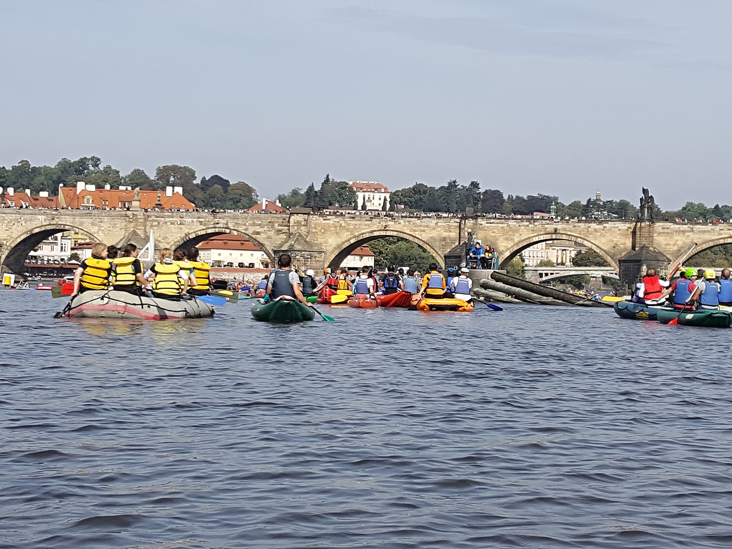 Napříč Prahou -  přes 3 jezy